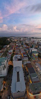 Kota Kinabalu, Sabah Malezya 14 Haziran 2022: Kota Kinabalu Şehir Merkezi Rıhtım ve Kordon Bölgesi