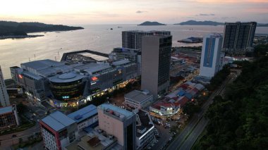 Kota Kinabalu, Sabah Malezya 14 Haziran 2022: Kota Kinabalu Şehir Merkezi Rıhtım ve Kordon Bölgesi