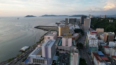 Kota Kinabalu, Sabah Malezya 14 Haziran 2022: Kota Kinabalu Şehir Merkezi Rıhtım ve Kordon Bölgesi