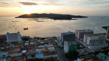 Kota Kinabalu, Sabah Malezya 14 Haziran 2022: Kota Kinabalu Şehir Merkezi Rıhtım ve Kordon Bölgesi