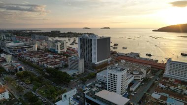 Kota Kinabalu, Sabah Malezya 14 Haziran 2022: Kota Kinabalu Şehir Merkezi Rıhtım ve Kordon Bölgesi