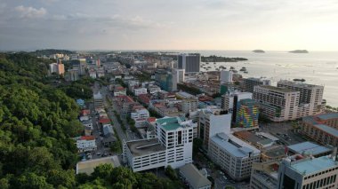 Kota Kinabalu, Sabah Malezya 14 Haziran 2022: Kota Kinabalu Şehir Merkezi Rıhtım ve Kordon Bölgesi