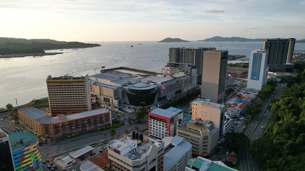 Kota Kinabalu, Sabah Malezya 14 Haziran 2022: Kota Kinabalu Şehir Merkezi Rıhtım ve Kordon Bölgesi