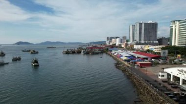Kota Kinabalu, Sabah Malezya 14 Haziran 2022: Kota Kinabalu Şehir Merkezi Rıhtım ve Kordon Bölgesi
