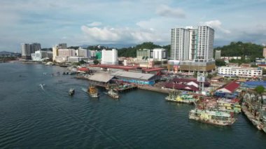 Kota Kinabalu, Sabah Malezya 14 Haziran 2022: Kota Kinabalu Şehir Merkezi Rıhtım ve Kordon Bölgesi