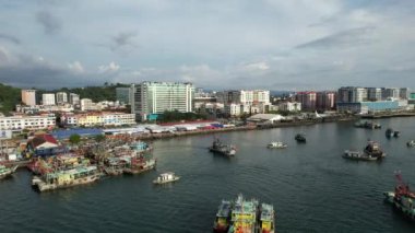 Kota Kinabalu, Sabah Malezya 14 Haziran 2022: Kota Kinabalu Şehir Merkezi Rıhtım ve Kordon Bölgesi