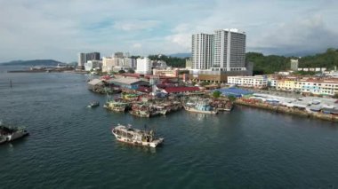 Kota Kinabalu, Sabah Malezya 14 Haziran 2022: Kota Kinabalu Şehir Merkezi Rıhtım ve Kordon Bölgesi