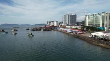 Kota Kinabalu, Sabah Malezya 14 Haziran 2022: Kota Kinabalu Şehir Merkezi Rıhtım ve Kordon Bölgesi