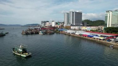 Kota Kinabalu, Sabah Malezya 14 Haziran 2022: Kota Kinabalu Şehir Merkezi Rıhtım ve Kordon Bölgesi