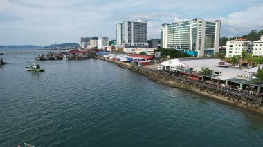 Kota Kinabalu, Sabah Malezya 14 Haziran 2022: Kota Kinabalu Şehir Merkezi Rıhtım ve Kordon Bölgesi
