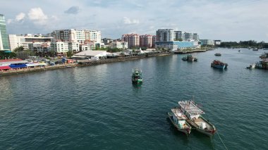 Kota Kinabalu, Sabah Malezya 14 Haziran 2022: Kota Kinabalu Şehir Merkezi Rıhtım ve Kordon Bölgesi