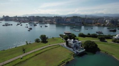 Kota Kinabalu, Sabah Malezya 14 Haziran 2022: Kota Kinabalu Şehir Merkezi Rıhtım ve Kordon Bölgesi