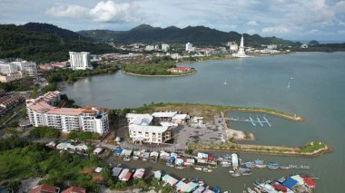 Langkawi 'nin Kent Simgeleri, Plajları ve Turist Çekimleri