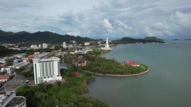 Langkawi 'nin Kent Simgeleri, Plajları ve Turist Çekimleri
