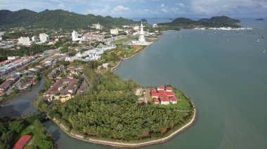 Langkawi 'nin Kent Simgeleri, Plajları ve Turist Çekimleri