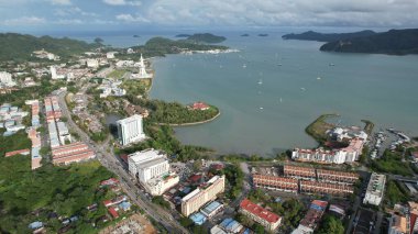 Langkawi 'nin Kent Simgeleri, Plajları ve Turist Çekimleri