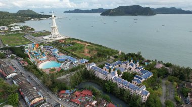 Langkawi 'nin Kent Simgeleri, Plajları ve Turist Çekimleri