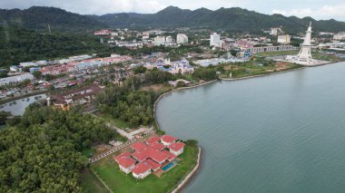 Langkawi 'nin Kent Simgeleri, Plajları ve Turist Çekimleri