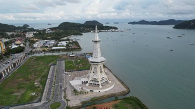 Langkawi 'nin Kent Simgeleri, Plajları ve Turist Çekimleri
