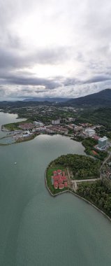 Langkawi 'nin Kent Simgeleri, Plajları ve Turist Çekimleri