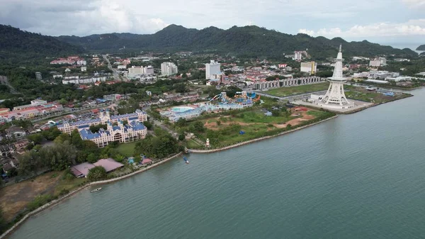 Langkawi 'nin Kent Simgeleri, Plajları ve Turist Çekimleri