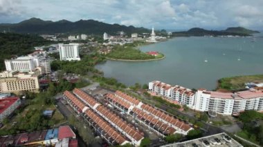 Langkawi 'nin Kent Simgeleri, Plajları ve Turist Çekimleri