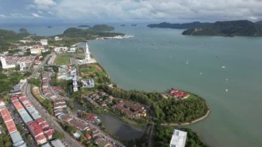 Langkawi 'nin Kent Simgeleri, Plajları ve Turist Çekimleri