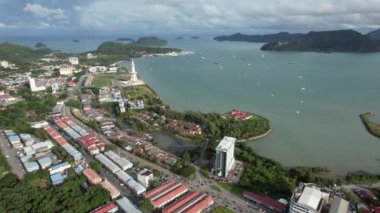 Langkawi 'nin Kent Simgeleri, Plajları ve Turist Çekimleri