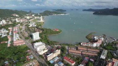 Langkawi 'nin Kent Simgeleri, Plajları ve Turist Çekimleri