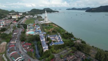 Langkawi 'nin Kent Simgeleri, Plajları ve Turist Çekimleri