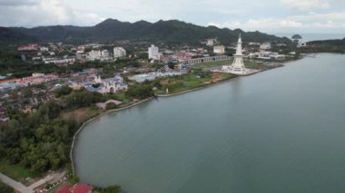 Langkawi 'nin Kent Simgeleri, Plajları ve Turist Çekimleri