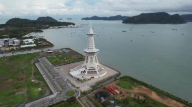 Langkawi 'nin Kent Simgeleri, Plajları ve Turist Çekimleri