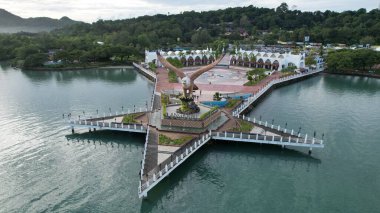 Langkawi 'nin Kent Simgeleri, Plajları ve Turist Çekimleri