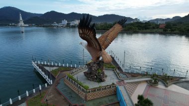 Langkawi 'nin Kent Simgeleri, Plajları ve Turist Çekimleri