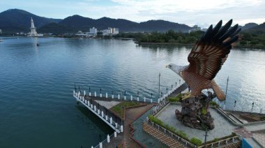 Langkawi 'nin Kent Simgeleri, Plajları ve Turist Çekimleri