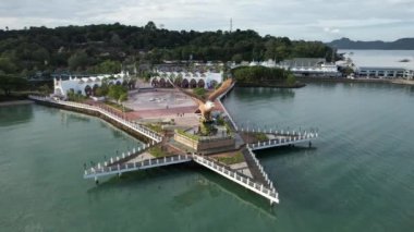 Langkawi 'nin Kent Simgeleri, Plajları ve Turist Çekimleri
