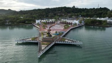 Langkawi 'nin Kent Simgeleri, Plajları ve Turist Çekimleri