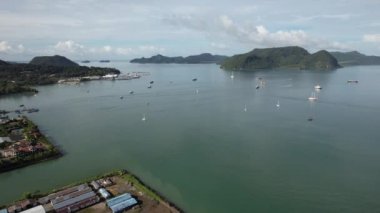 Langkawi 'nin Kent Simgeleri, Plajları ve Turist Çekimleri