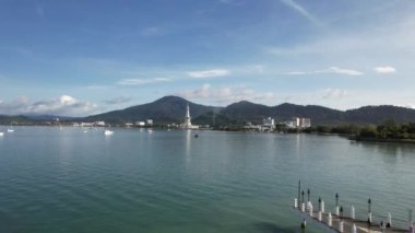 Langkawi 'nin Kent Simgeleri, Plajları ve Turist Çekimleri