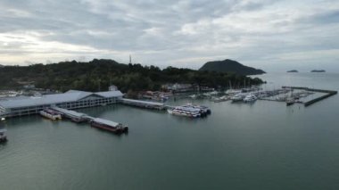 Langkawi 'nin Kent Simgeleri, Plajları ve Turist Çekimleri