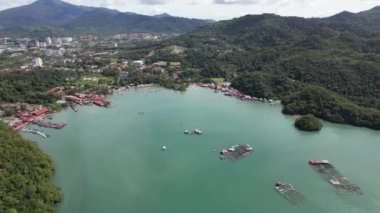 Langkawi 'nin Kent Simgeleri, Plajları ve Turist Çekimleri