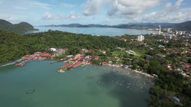 Langkawi 'nin Kent Simgeleri, Plajları ve Turist Çekimleri