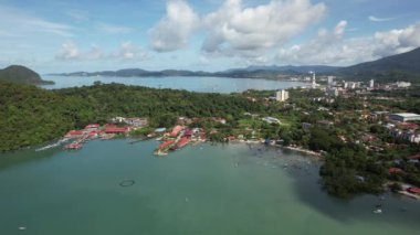 Langkawi 'nin Kent Simgeleri, Plajları ve Turist Çekimleri