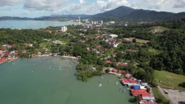 Langkawi 'nin Kent Simgeleri, Plajları ve Turist Çekimleri