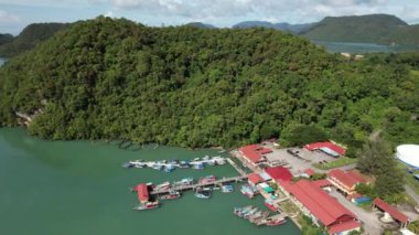 Langkawi 'nin Kent Simgeleri, Plajları ve Turist Çekimleri