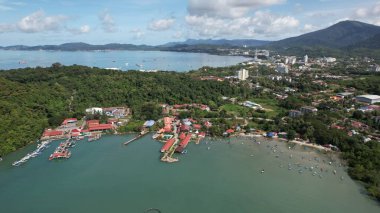 Langkawi 'nin Kent Simgeleri, Plajları ve Turist Çekimleri