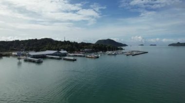 Langkawi 'nin Kent Simgeleri, Plajları ve Turist Çekimleri