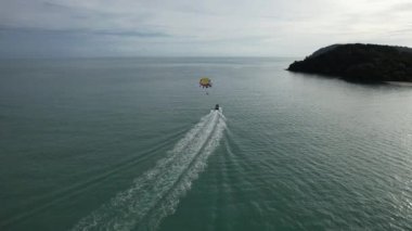 Langkawi 'nin Kent Simgeleri, Plajları ve Turist Çekimleri