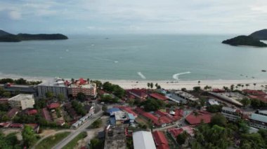Langkawi 'nin Kent Simgeleri, Plajları ve Turist Çekimleri