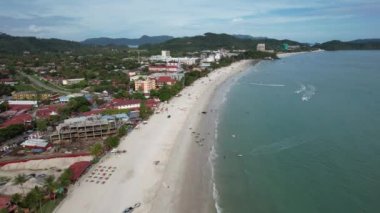 Langkawi 'nin Kent Simgeleri, Plajları ve Turist Çekimleri